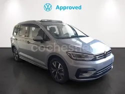 Gris / plata Usado 2024 VW Touran R-line Monovolumen | 42.500 €