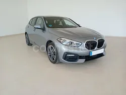 Gris / plata Usado 2022 BMW 118 Comfort Edition Utilitario | 27.900 € (Precio justo)