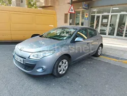Gris / plata Usado 2009 Renault Mégane III Expression Berlina | 7950 € (Precio justo)