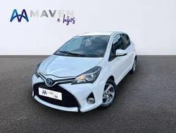 Blanco Usado 2014 Toyota Yaris Hybrid Advance Utilitario | 10.899 € (Precio justo)