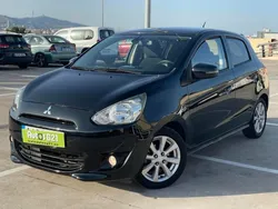 Negro Usado 2015 Mitsubishi Space Star Motion Berlina | 7999 €