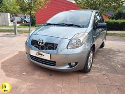 Gris Usado 2009 Toyota Yaris Utilitario | 7999 € (Precio justo)