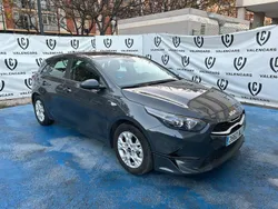 Gris Usado 2024 Kia Ceed Familiar | 17.900 € (Precio justo)