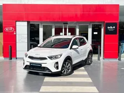 Blanco Usado 2023 Kia Stonic SUV | 17.900 € (Precio justo)