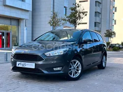 Gris / plata Usado 2015 Ford Focus Trend Familiar | 7990 € (Precio justo)