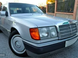 Plateado Usado 1991 Mercedes E300 Elegance Berlina | 4700 €