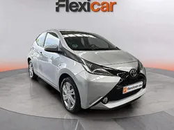 Gris Usado 2016 Toyota Aygo X-play Utilitario | 7990 € (Precio justo)