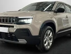 Beige Nuevo 2025 Jeep Avenger Altitude SUV | 24.299 € (Un poco caro)