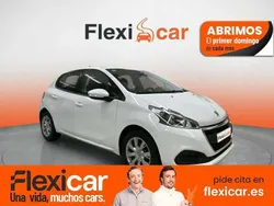 Blanco Usado 2018 Peugeot 208 Active Utilitario | 7970 € (Precio justo)