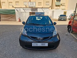 Gris / plata Usado 2007 Toyota Aygo Utilitario | 3500 € (Precio justo)