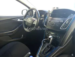 Gris / plata Usado 2015 Ford Focus Trend Berlina | 7800 € (Precio justo)