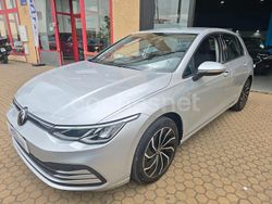 Gris / plata Usado 2022 VW Golf VIII Life Berlina | 21.900 € (Precio justo)