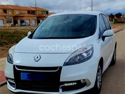 Blanco Usado 2012 Renault Scénic III Dynamique Monovolumen | 7500 € (Precio justo)