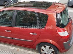 Granate Usado 2006 Renault Scénic II Dynamique Monovolumen | 3500 € (Precio justo)