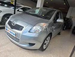 Gris / plata Usado 2008 Toyota Yaris Sol Berlina | 6400 € (Precio justo)