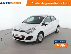 Blanco Usado 2014 Kia Rio Berlina | 8699 € (Precio justo)