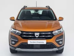 Gris Usado 2022 Dacia Sandero Comfort Utilitario | 13.455 € (Precio justo)