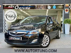 Negro Usado 2011 Opel Astra Cosmo Utilitario | 8995 € (Un poco caro)