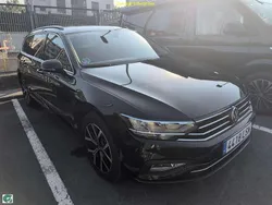 Negro Usado 2021 VW Passat Executive Familiar | 18.800 € (Precio justo)