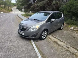 Beige Usado 2011 Opel Meriva Essentia Monovolumen | 3999 €