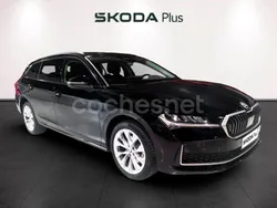 Negro Usado 2024 Skoda Superb Selection Familiar | 33.450 € (Buen precio)