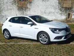 Blanco Usado 2017 Renault Mégane IV Bose Edition Berlina | 9400 € (Precio justo)