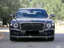 Gris Usado 2022 Bentley Flying Spur Berlina | 208.000 €