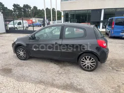 Gris / plata Usado 2006 Renault Clio II Privilege Berlina | 4300 € (Precio justo)