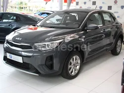 Gris / plata Usado 2023 Kia Stonic SUV | 16.900 € (Precio justo)