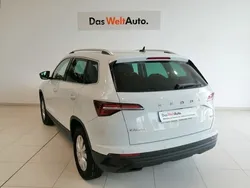 Blanco Usado 2023 Skoda Karoq Ambition SUV | 30.250 € (Un poco caro)