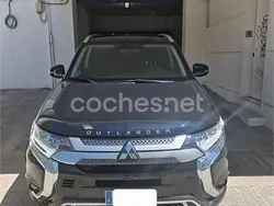 Negro Usado 2020 Mitsubishi Outlander Motion SUV | 22.599 € (Precio justo)