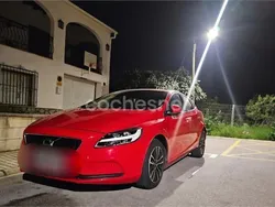 Rojo Usado 2016 Volvo V40 Momentum Familiar | 13.000 € (Precio justo)