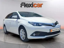 Blanco Usado 2017 Toyota Auris Hybrid Advance Familiar | 14.690 € (Buen precio)