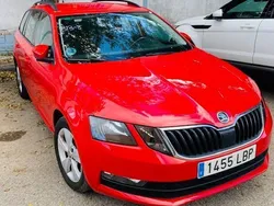 Rojo Usado 2019 Skoda Octavia Ambition Familiar | 13.900 € (Un poco caro)
