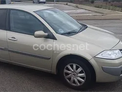 Etiqueta b (amarilla) Usado 2008 Renault Mégane III Dynamique Berlina | 3000 € (Precio justo)