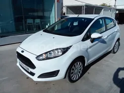 Blanco Usado 2017 Ford Fiesta Trend Utilitario | 6500 €