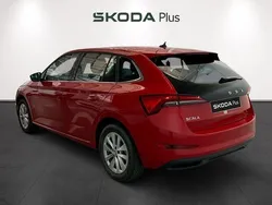 Rojo Usado 2023 Skoda Scala Selection Utilitario | 21.490 € (Precio justo)
