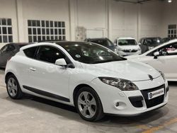 Blanco Usado 2010 Renault Mégane III Dynamique Berlina | 7990 € (Precio justo)