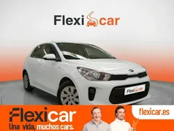 Blanco Usado 2017 Kia Rio Berlina | 9290 € (Precio justo)