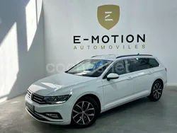 Blanco Usado 2021 VW Passat Executive Familiar | 19.900 € (Precio justo)