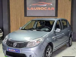 Gris Usado 2009 Dacia Sandero Lauréate Utilitario | 5499 € (Precio justo)