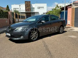 Gris / plata Usado 2012 Toyota Avensis Advance Berlina | 7400 € (Precio justo)