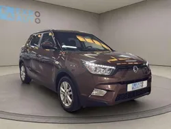 Marrón Usado 2015 Ssangyong Tivoli Limited SUV | 9975 € (Buen precio)