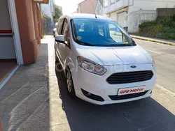 Blanco Usado 2015 Ford Tourneo Courier Trend Monovolumen | 7989 € (Precio justo)