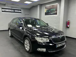 Negro Usado 2011 Skoda Superb Comfort Berlina | 4990 €