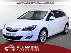 Blanco Usado 2012 Opel Astra Excellence Familiar | 9940 € (Caro)