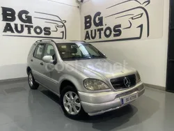 Gris / plata Usado 2004 Mercedes ML270 Edition SUV | 5999 € (Super precio)