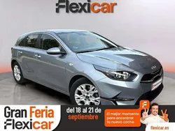 Gris Usado 2023 Kia Ceed 2 Berlina | 20.290 € (Un poco caro)