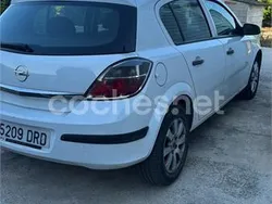 Blanco Usado 2006 Opel Astra Cosmo Berlina | 3300 € (Precio justo)