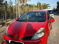 Rojo Usado 2005 Renault Clio II Berlina | 2800 € (Precio justo)